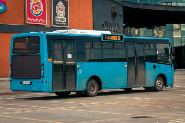 巴统2021年3月19日 巴统大街上的公共汽车 — 图库照片