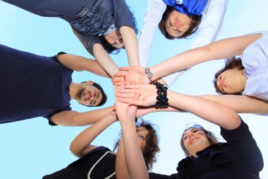 neşeli öğrenci grubu.