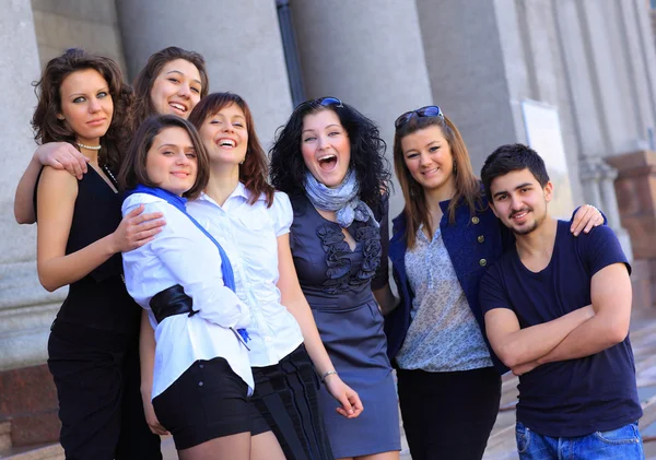 Grupp glada studenter. — Stockfoto