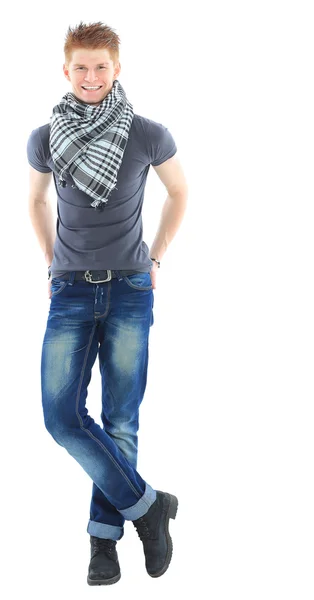 Portret van knappe jonge man in casual kleding permanent over w — Stockfoto