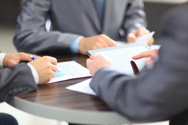 tablet bilgisayarınızla çalışmanın eller. teknoloji.