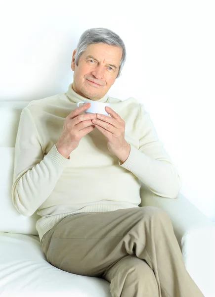 The home life of an elderly person. — Stock Photo, Image