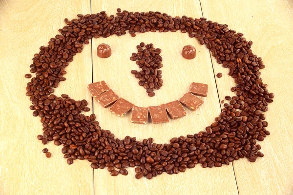 Sonriente de café y chocolate . —  Fotos de Stock