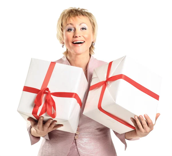 Una mujer hermosa con regalos . —  Fotos de Stock