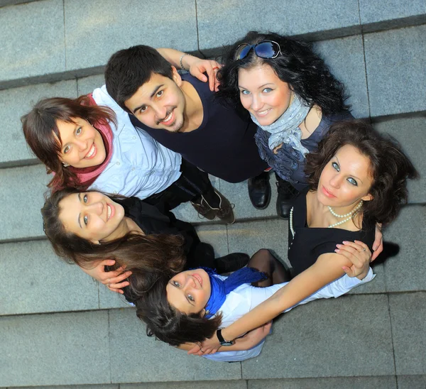 Grupp glada studenter. — Stockfoto