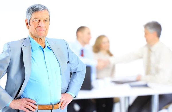 Grupp av affärsmän slutförandet av transaktionen. — Stockfoto