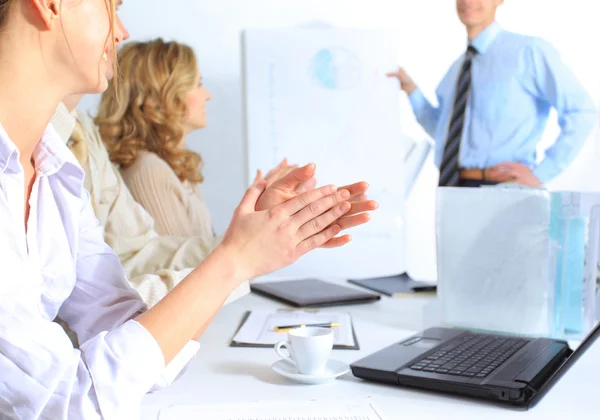 Grupo de empresarios la conclusión de la transacción . — Foto de Stock