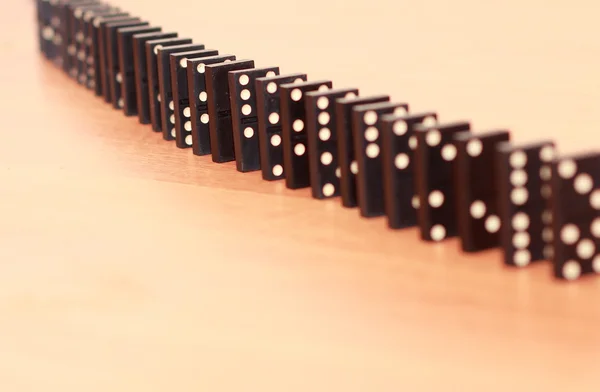 Rader av dominobrickor — Stockfoto
