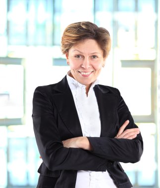 güzel ve çekici bir iş kadını.