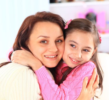 Anne ile kızı.