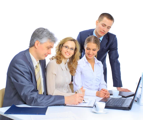 Gruppe von Geschäftsleuten den Abschluss der Transaktion. — Stockfoto