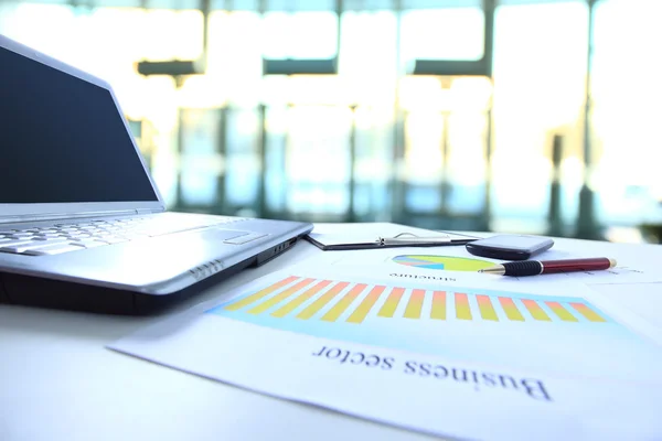 Grafieken, grafieken, zakelijke tabel. de werkplek van bedrijf — Stockfoto