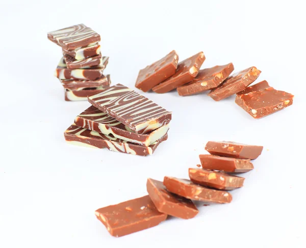 Barras de chocolate aisladas sobre fondo blanco —  Fotos de Stock