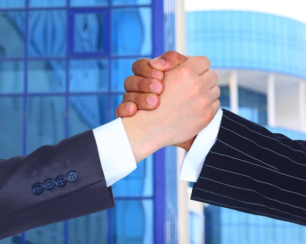 The conclusion of the transaction. Handshake. — Stock Photo, Image