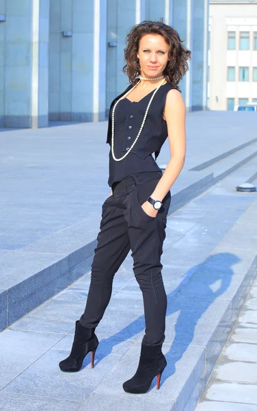 Beautiful girl student on the street. — Stock Photo, Image