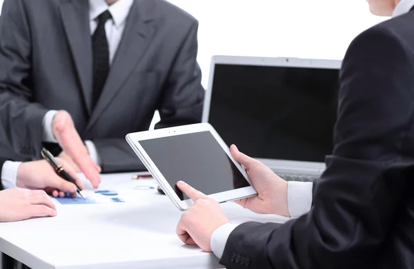 Man holding digital tablet, closeup — Stock Photo, Image