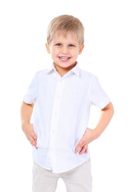 Beyaz arka plan üzerinde mutlu küçük çocuk portresi