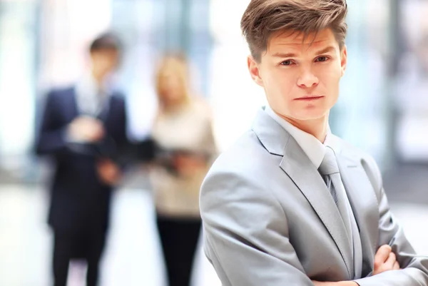 Retrato de un hombre de negocios guapo —  Fotos de Stock