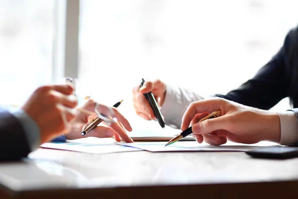 iş veya mali analytics masaüstü hesap çizelgeleri ile bankacılık