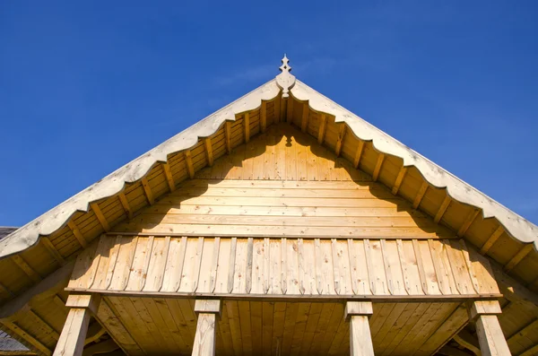 Nieuwe landelijke houten huis fragment — Stockfoto