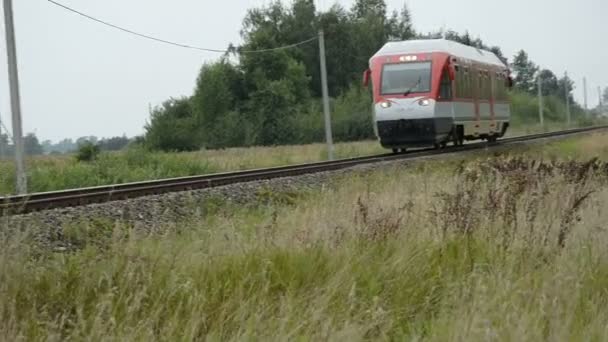 Locomotief op de spoorlijn — Stockvideo