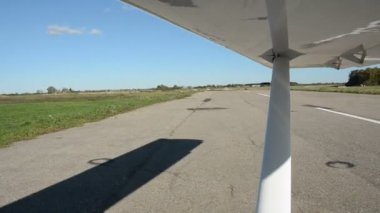 uçak kanadı titreşim ve gölge aerodrome