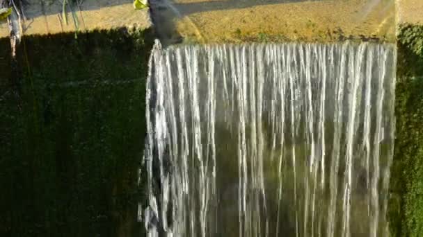 Rio barragem água respingo fundo — Vídeo de Stock