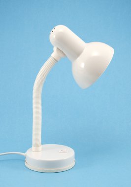 azure arka plan üzerinde masa lambası