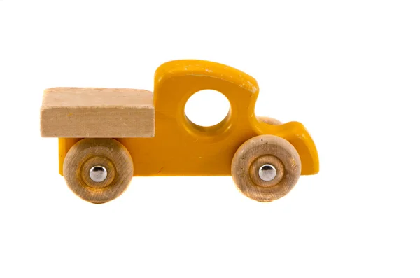 eski ahşap kamyon oyuncak üzerinde beyaz izole