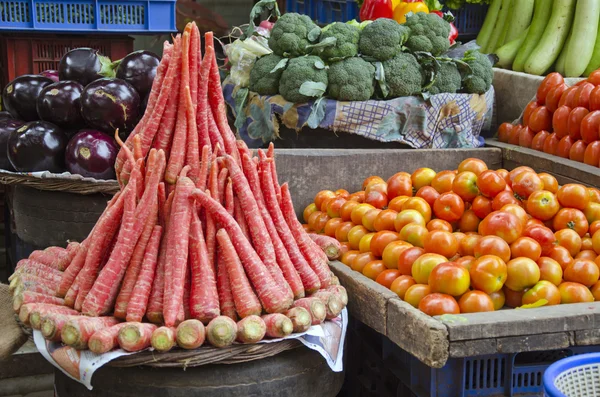 各种蔬菜的亚洲市集，印度 — 图库照片