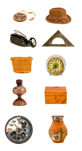 Assortiment d'objets anciens et collection d'outils isolés sur blanc — Photo