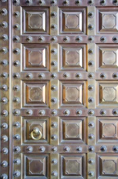 Original brass door background, India — Stock Photo, Image