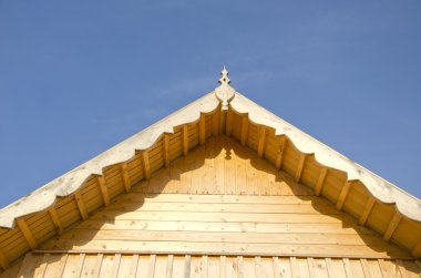 yeni ahşap çiftlik evi çatı ve duvar parçası