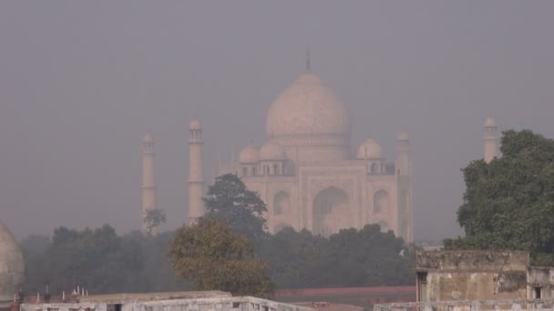 Смог и туман в городе Агра, Индия — стоковое видео