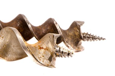 iki eski matkaplar için izole ahşap metal