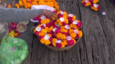 eski masaya Hindu kutsal tören puja çiçek