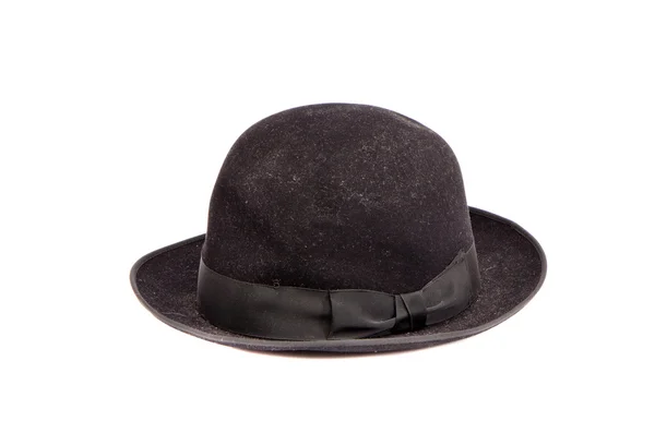 Vecchio e grungy cappello nero isolato su bianco — Foto Stock