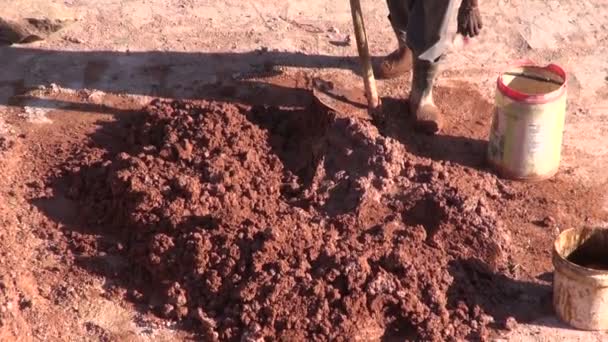 Clay trabalha com ferramenta primitiva em Rajasthan, Índia — Vídeo de Stock