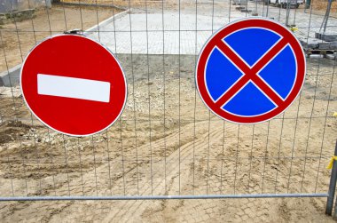 sokak onarım çit yol işaretleri