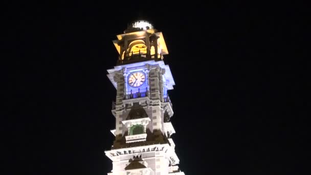 Tower met klok in jodhpur bazaar in nacht, rajasthan, india — Stockvideo