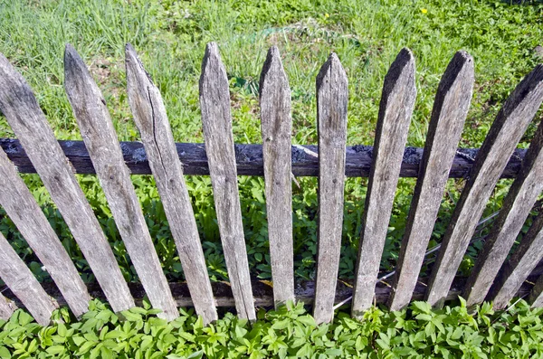 gruptaki eski ahşap çit