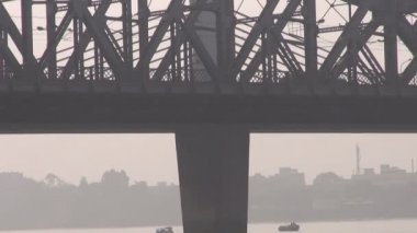 Colcata, Hindistan Hoogly nehrinde büyük köprü