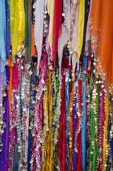 Beautiful colorful shawl in street market,India — Stock Photo, Image