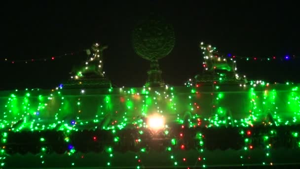 Puerta del templo budista en la noche, Lumbini , — Vídeos de Stock