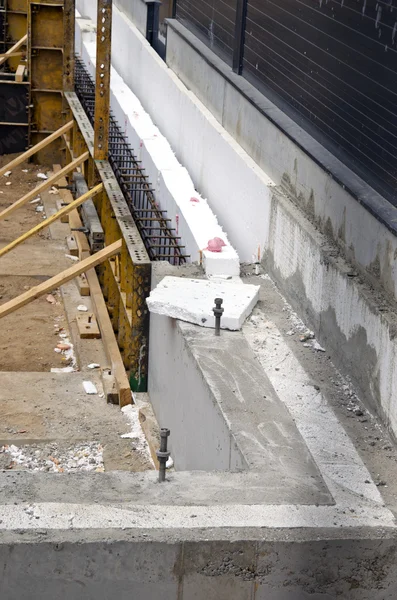 Nouvelle fondation de la maison construction en béton et isolant styromousse — Photo