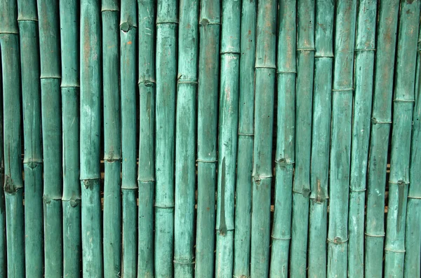 Verde pintado fundo de parede de bambu — Fotografia de Stock