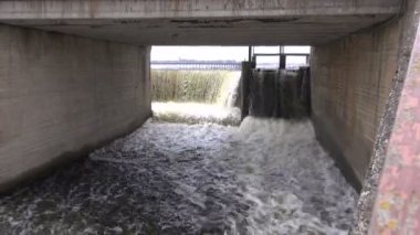 Splash su güç Nehri barajı inşaatı