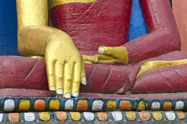 Buddha-statuens gylne hender i Katmandu, Nepal – stockfoto