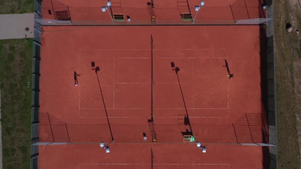Dua Pemain Tenis Lapangan Malam Pandangan Udara — Stok Video