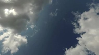 Rüzgarda zaman kümülüs bulutları hızlanır